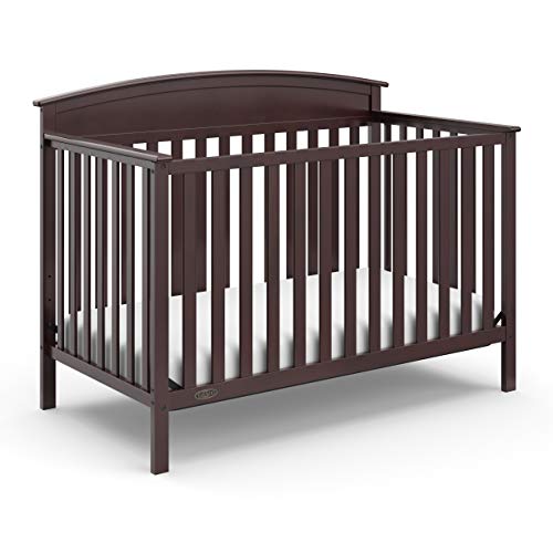 10 Best Convertible Cribs For Small Spaces