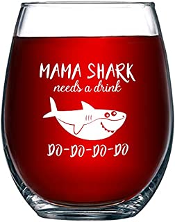 Mama Shark Needs a Drink Do Do Do Do Do, Novelty Wine Glass Cup with Sayings for Women | Funny Shark Gifts Party Accessories for Moms Mothers and Friends | 15 oz Stemless Wine Glasses